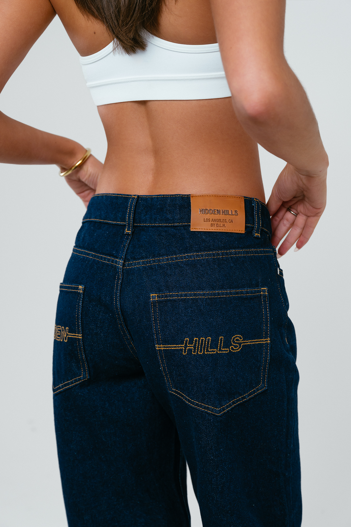 Logo Stitch Indigo Jeans – Hidden Hills